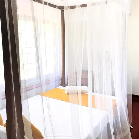 Cafe Tangola Home Stay Tangalle Exterior photo
