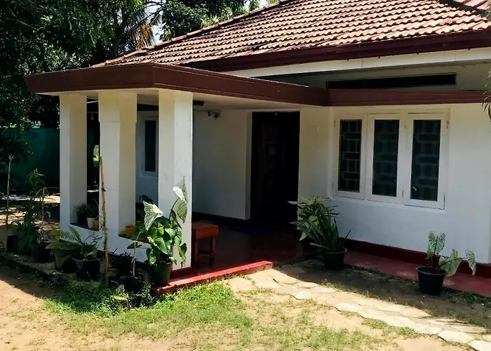 Cafe Tangola Home Stay